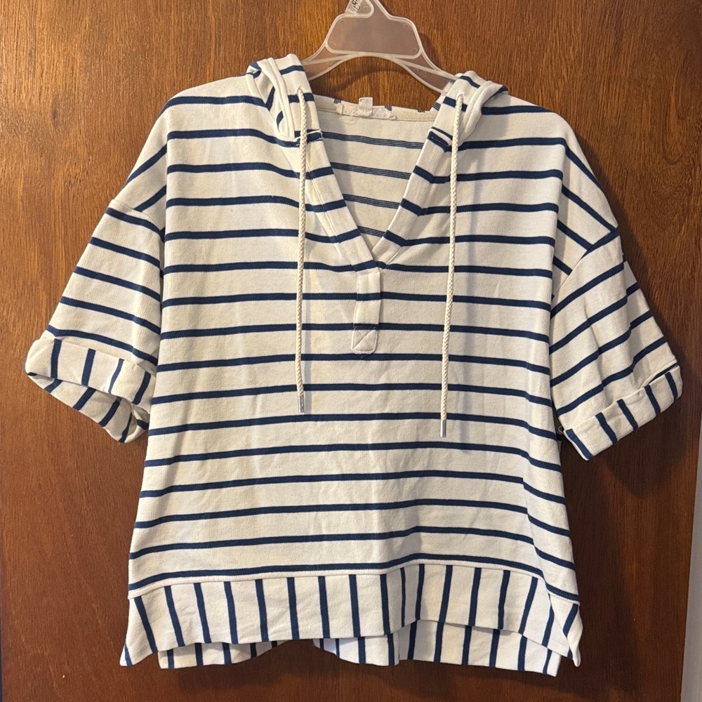 Jane + Delaney Striped Short Sleeve Hooded Top